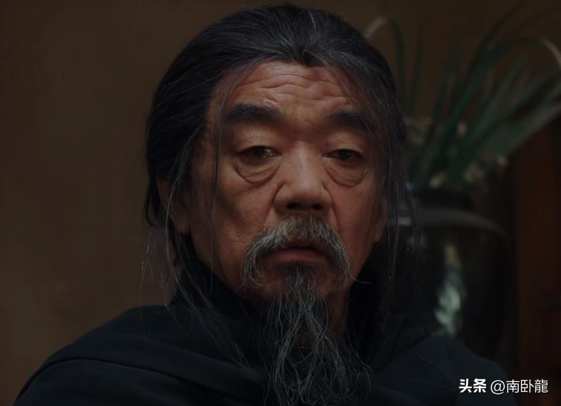 骨头镇操作教程（《骨头镇奇谭》上映，百年古镇怪事频发，兴安岭猎人燃战怪力乱神）-第7张图片-拓城游