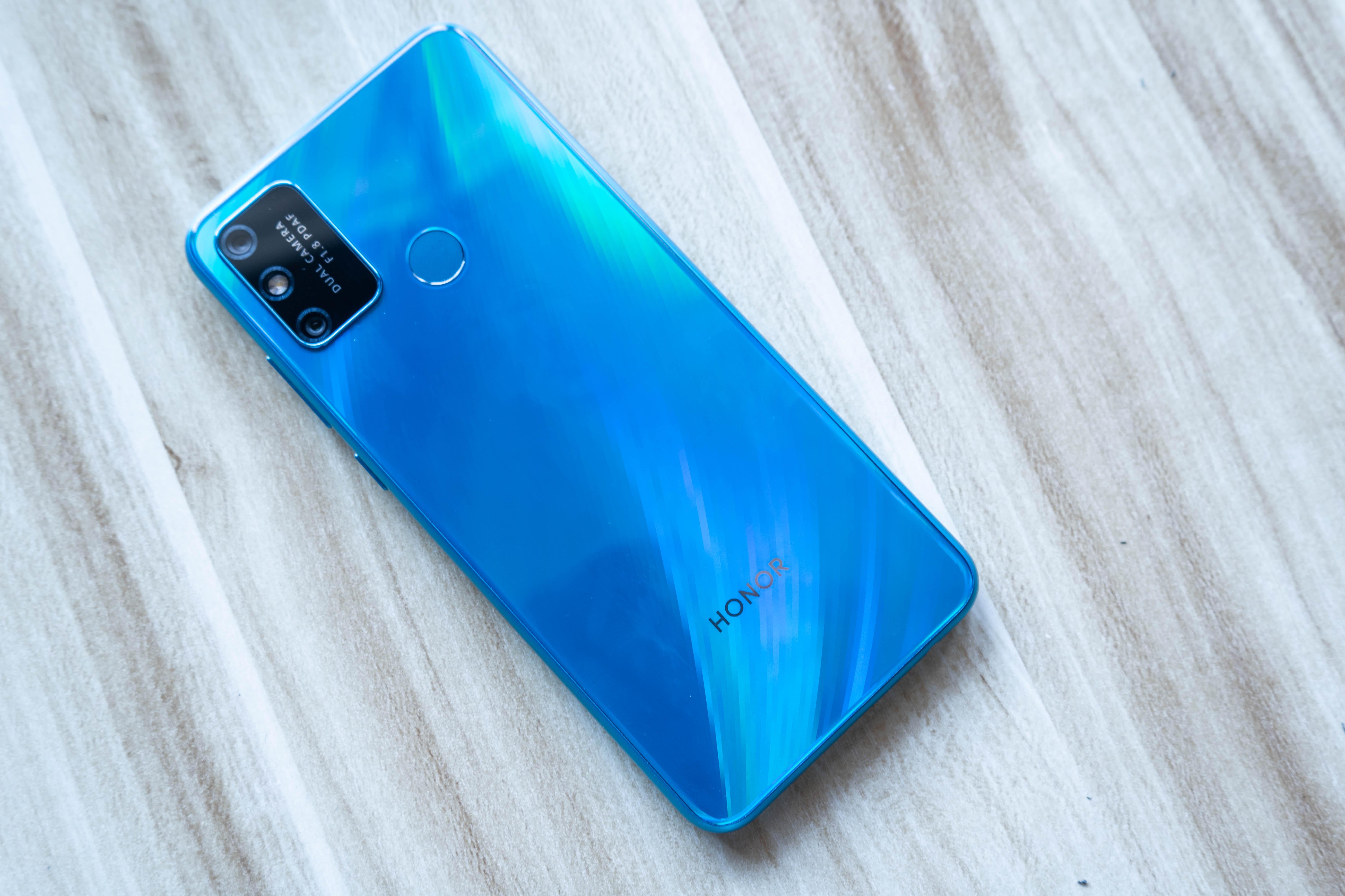 honor9a是什么型号honor9a是什么型号手机（荣耀9A首发开箱 |堪比充电宝的5000毫安的续航怪兽！）-第9张图片-拓城游