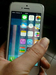 iPhone5s花屏怎么解决？（苹果5s开机花屏不触摸维修一例）