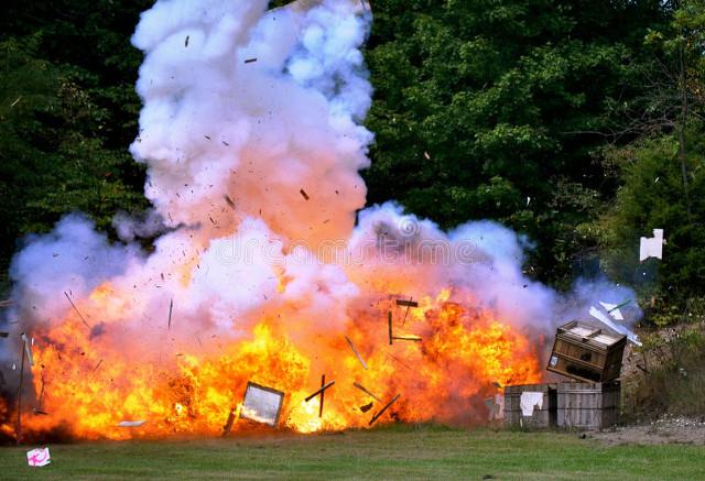 和平精英训练场震爆弹在哪里（什么是震爆弹）-第3张图片-拓城游