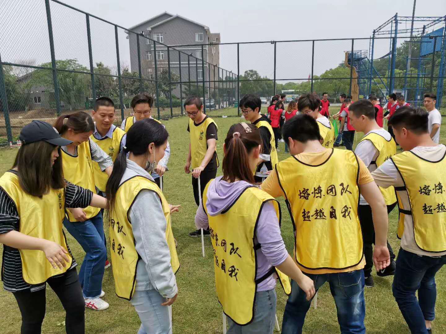 郑州动感疯狂过山车位于哪儿（疯狂过山车）-第2张图片-拓城游