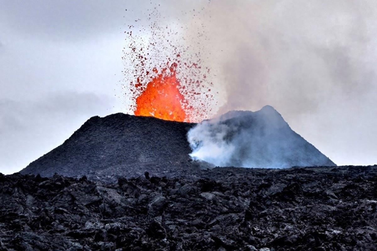 冰岛火山爆发是哪一年（地质过程相当活跃 冰岛火山爆发可能持续几十年）-第2张图片-拓城游