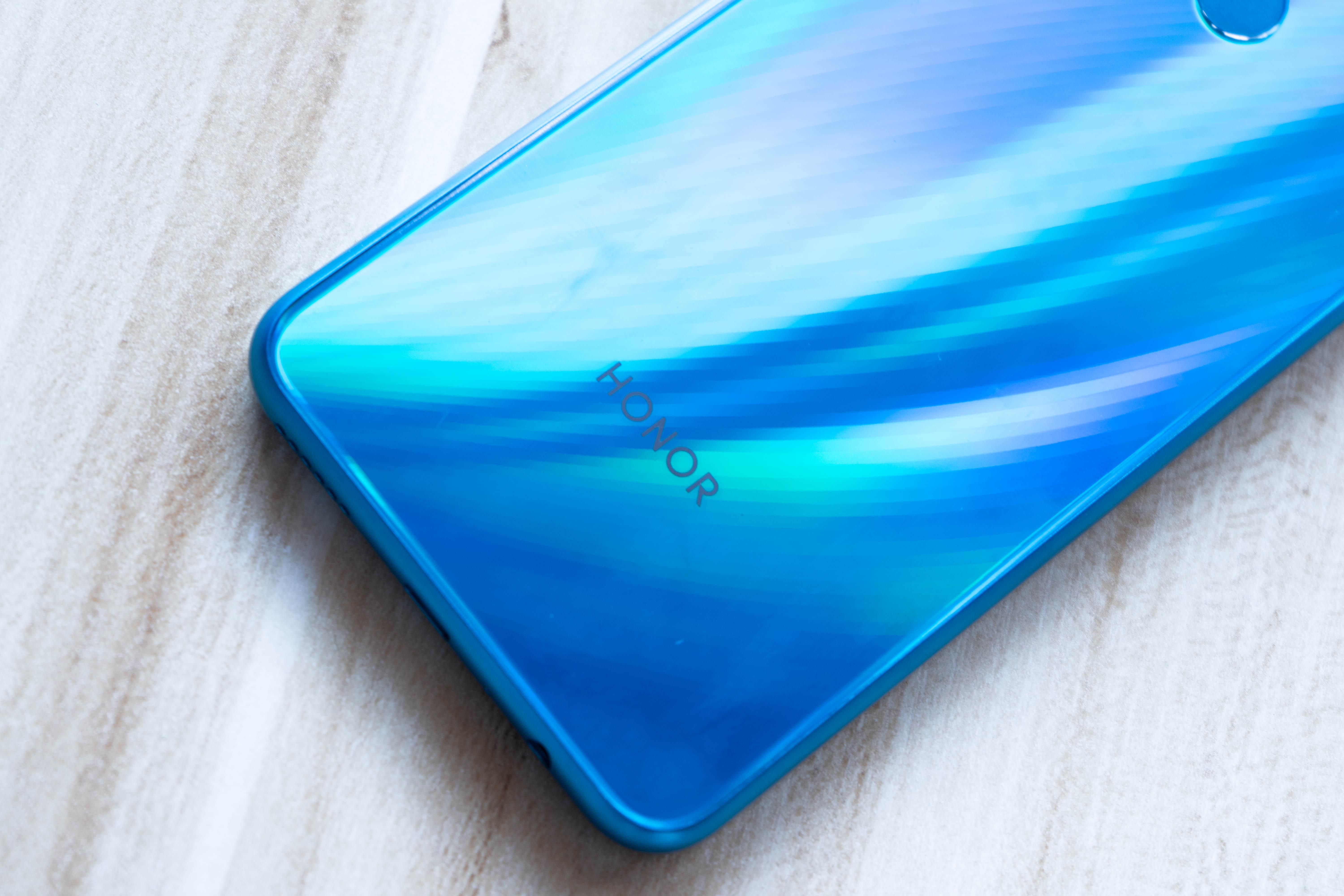 honor9a是什么型号honor9a是什么型号手机（荣耀9A首发开箱 |堪比充电宝的5000毫安的续航怪兽！）-第11张图片-拓城游