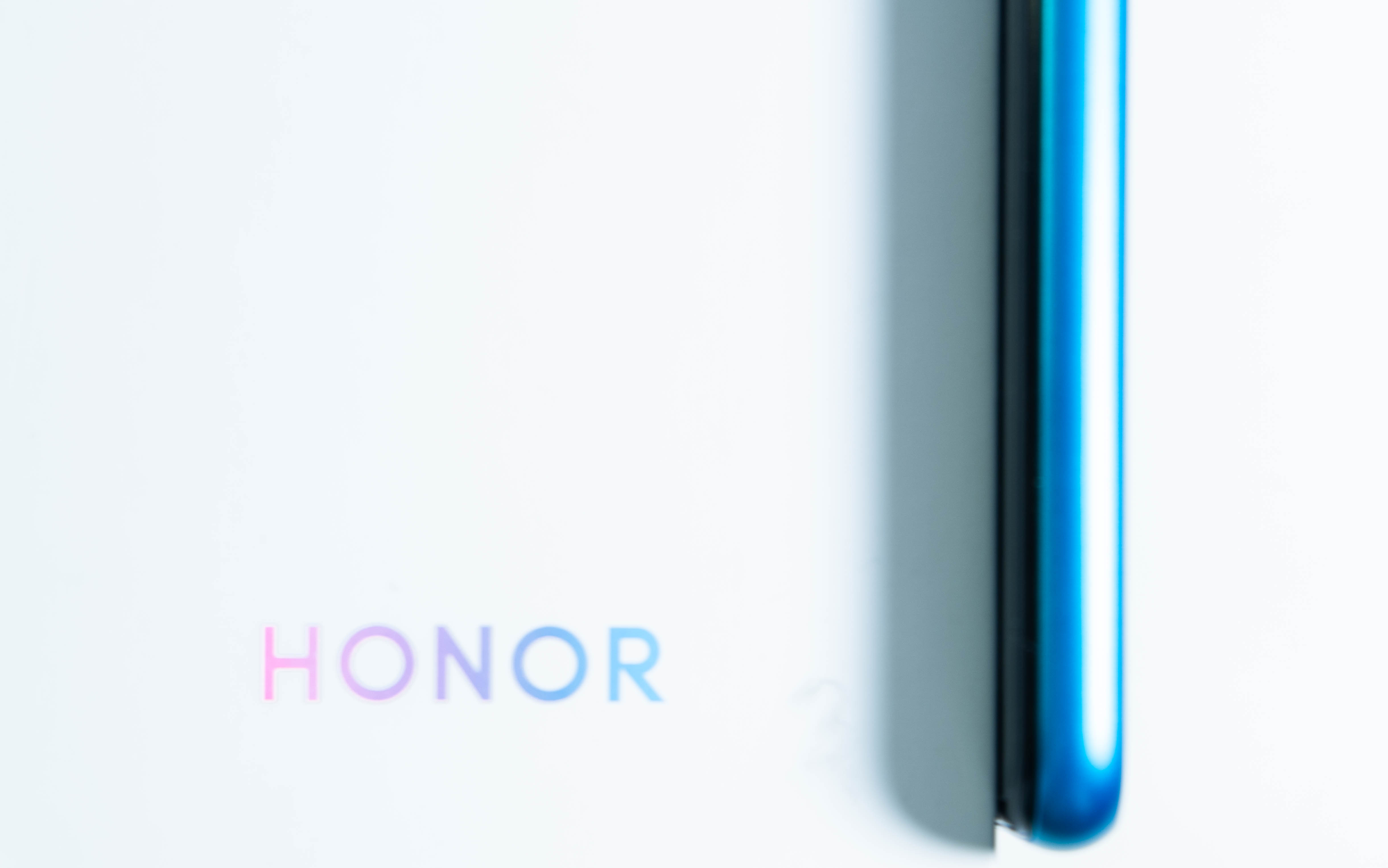 honor9a是什么型号honor9a是什么型号手机（荣耀9A首发开箱 |堪比充电宝的5000毫安的续航怪兽！）-第5张图片-拓城游